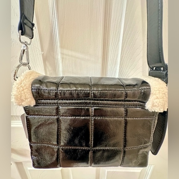 NWT Black Quilted Crossbody Bag w/ Cream Sherpa Trim, Trendy Y2K Winter Purse - Picture 8 of 15